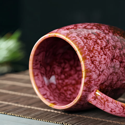 Tazas de café retro con contraste radiante